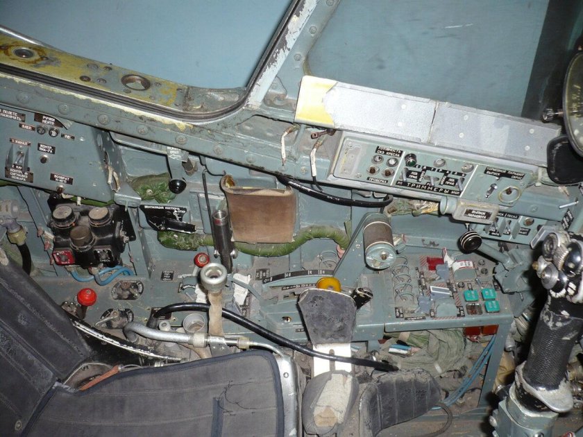 Як-38м кабина