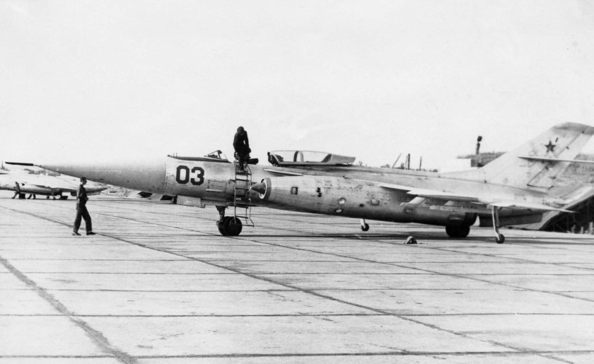 Самолет як 28