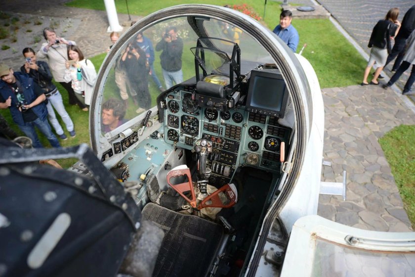 Yak-141 кабина