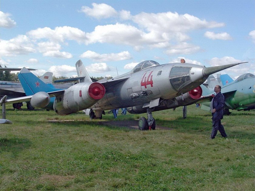 Як 28 сверхзвуковой самолёт