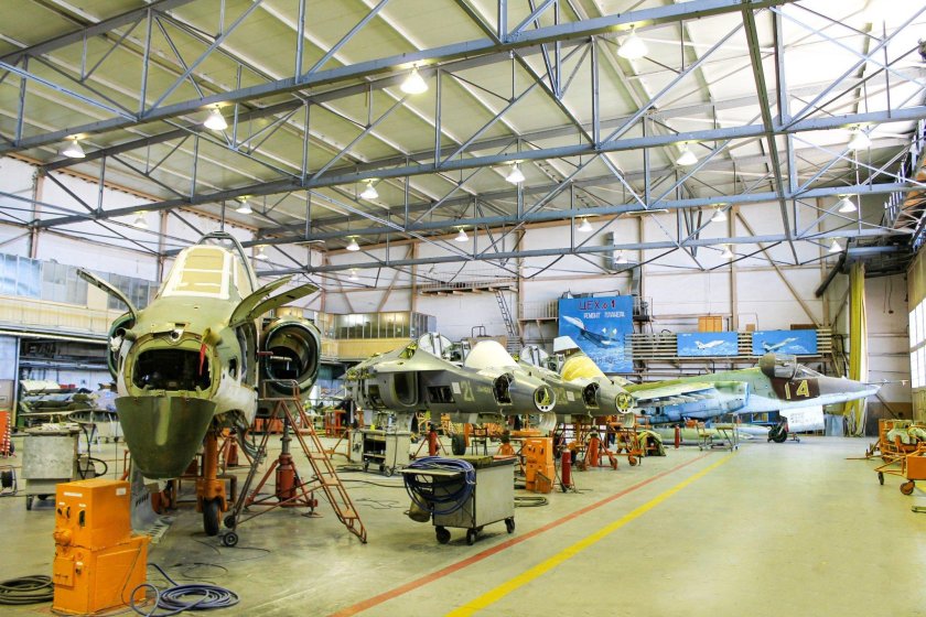 121 Авиационный ремонтный завод (121 арз)