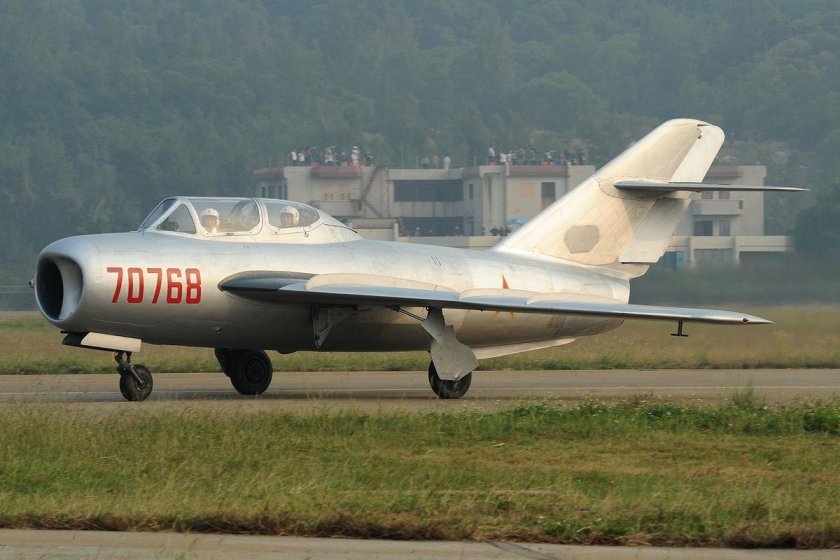 Shenyang j-5 (миг-17)