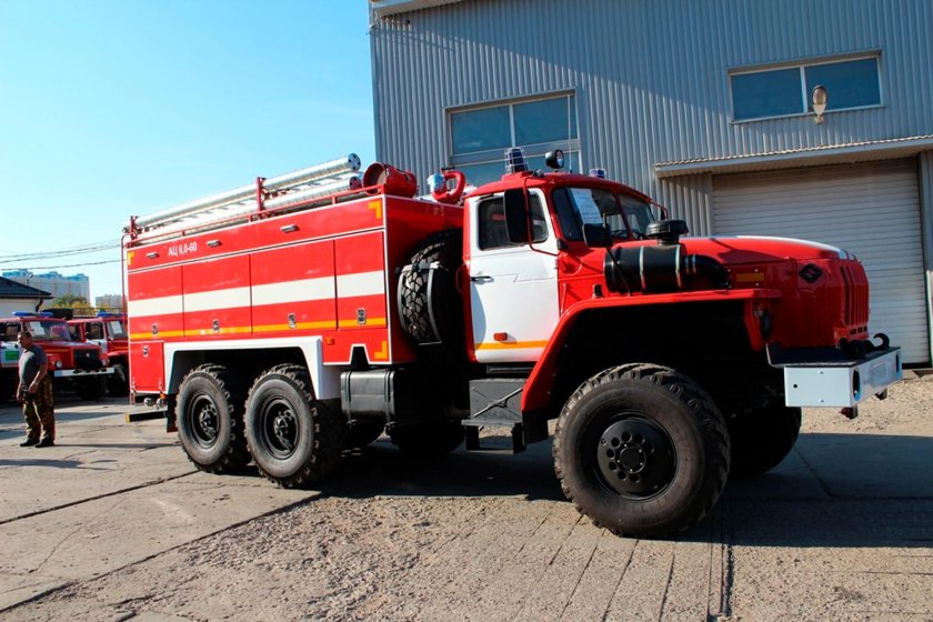 Урал 5557 пожарная автоцистерна