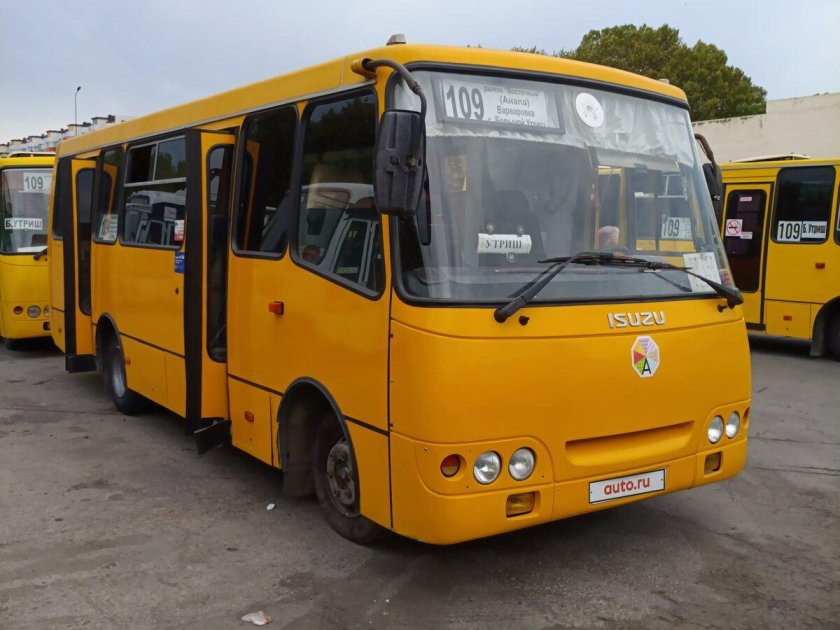 Желтый автобус Богдан