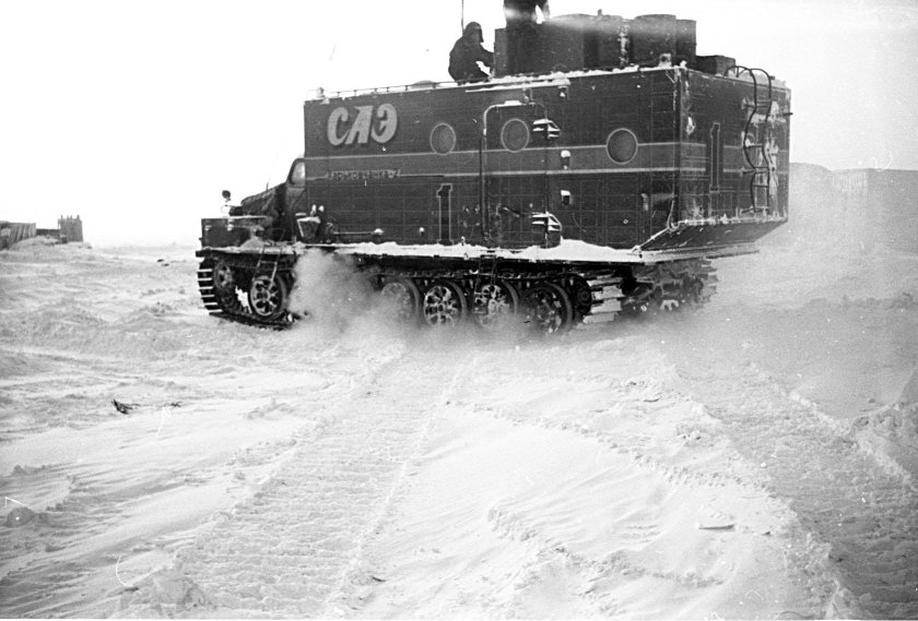 Гусеничный тягач харьковчанка-2