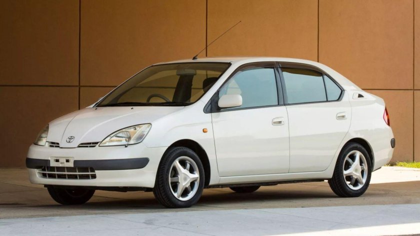 Тойота Приус 10