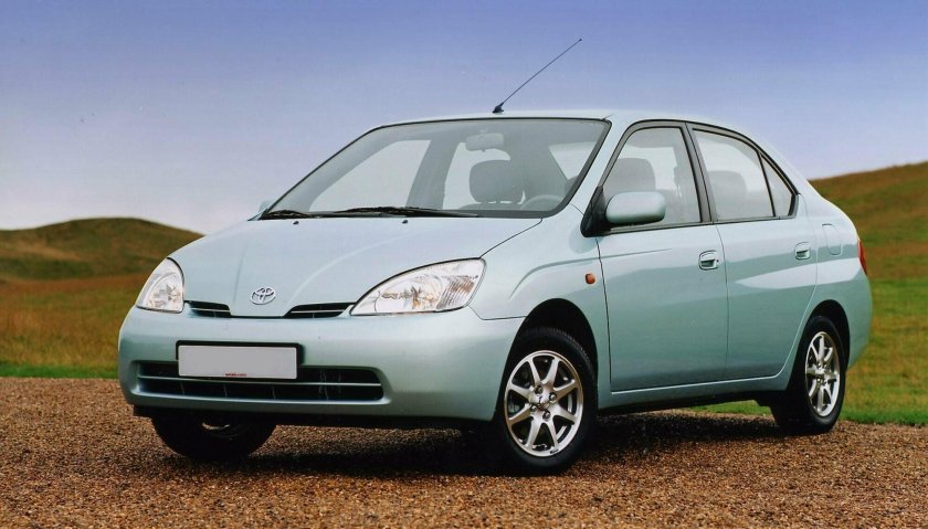 Тойота Приус гибрид 1 поколение