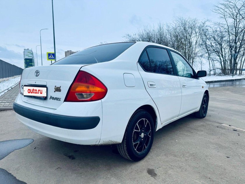 Тойота приус 2000