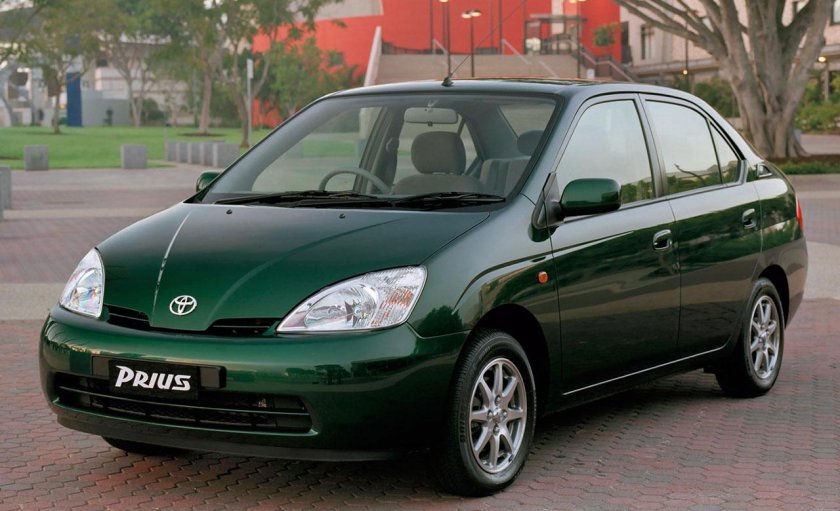 Тойота Приус 1 поколение