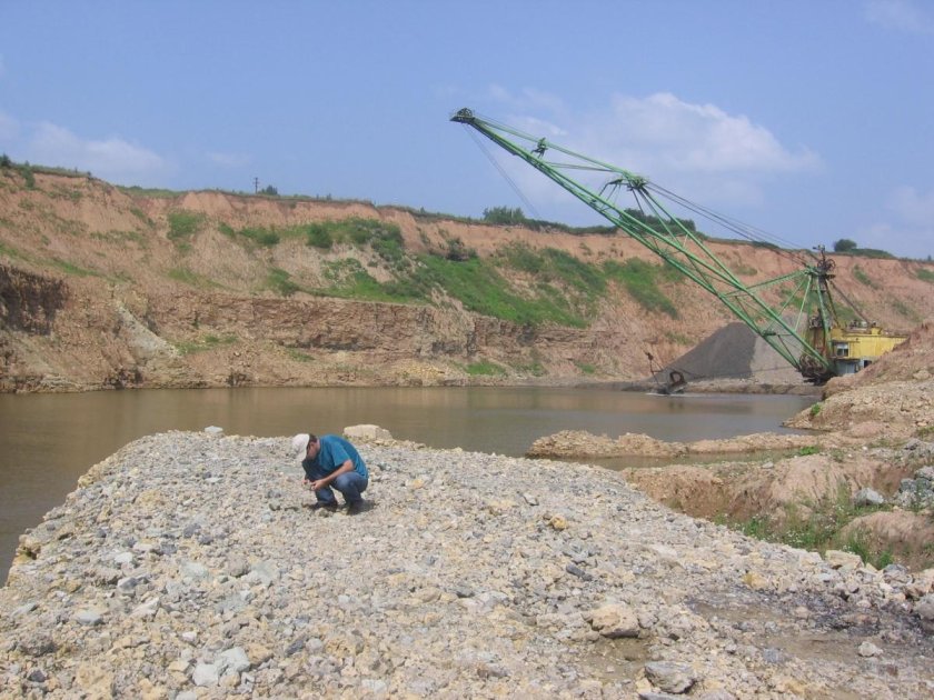 Шагающий экскаватор эш 100