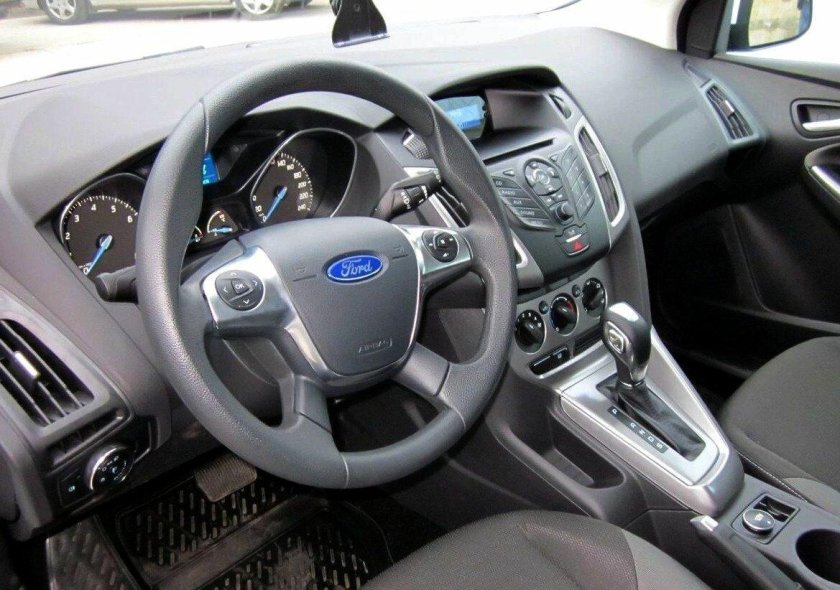 Ford Focus 3 седан салон