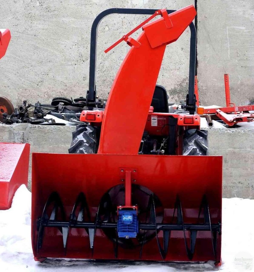 Снегоочиститель шнекороторный навесной снег 1250