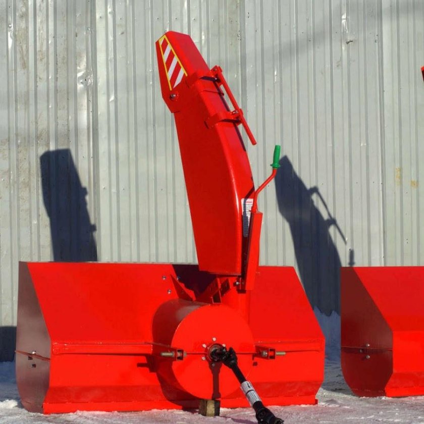 Снегоочиститель шнекороторный навесной снег 1250