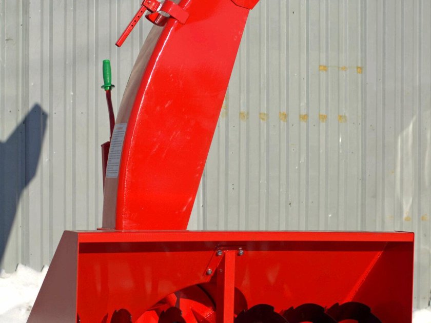 Снегоочиститель шнекороторный навесной снег 1250
