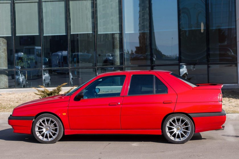Alfa Romeo 155