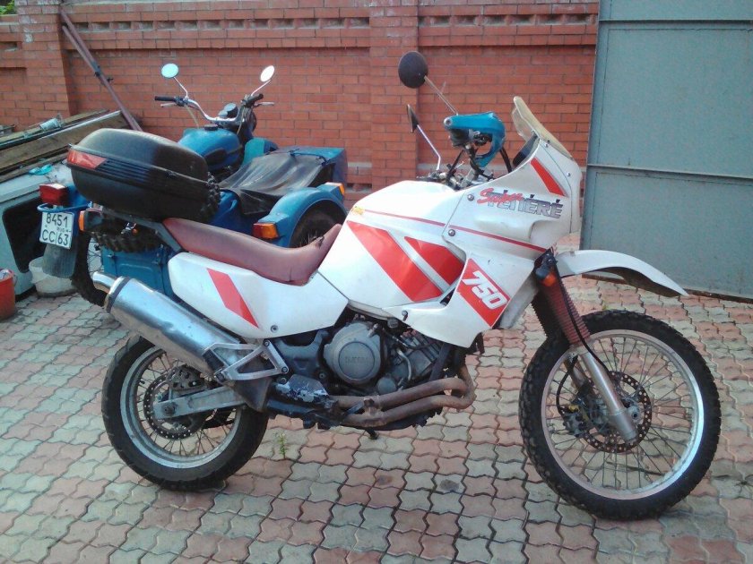 Yamaha XTZ 750