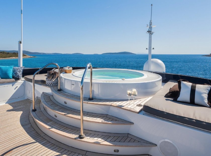 Джакузи на яхте