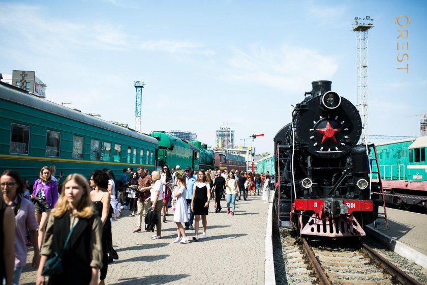 Перрон на вокзале Таганрог 2