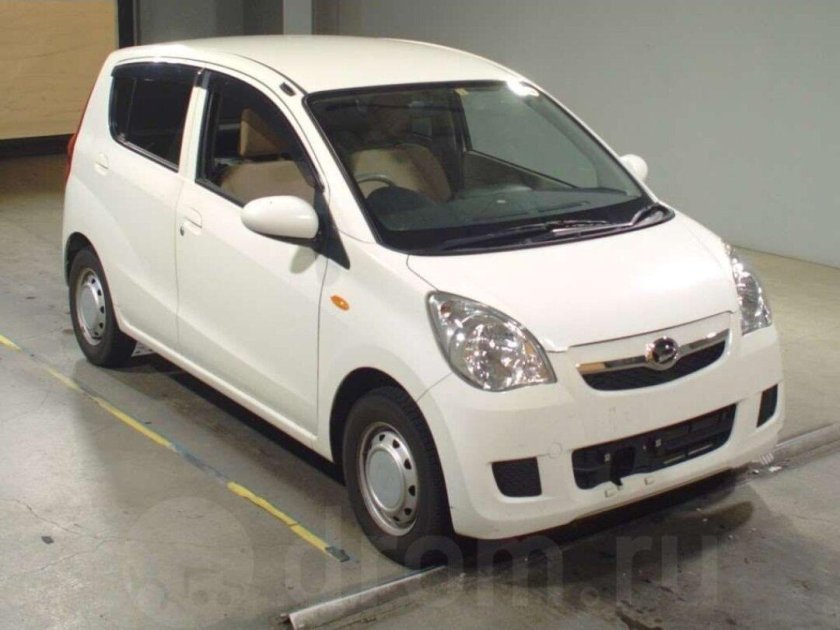 Daihatsu Mira l275