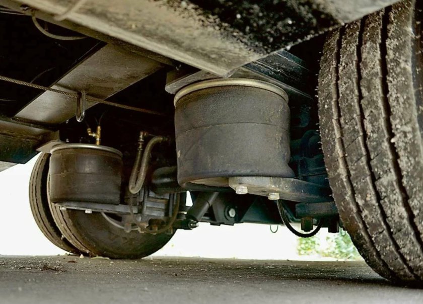 Пневмобаллоны на КАМАЗ 4308