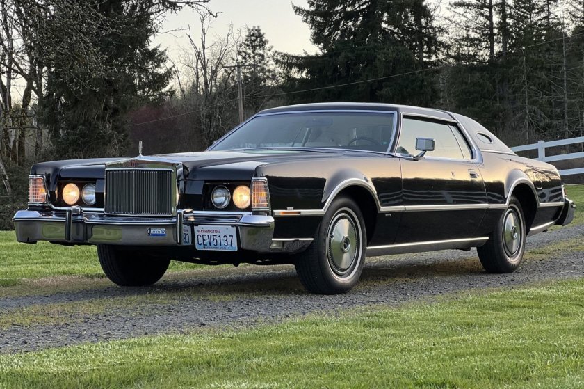 Lincoln continental 1979 mark v