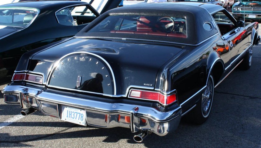 Lincoln Continental Mark 4