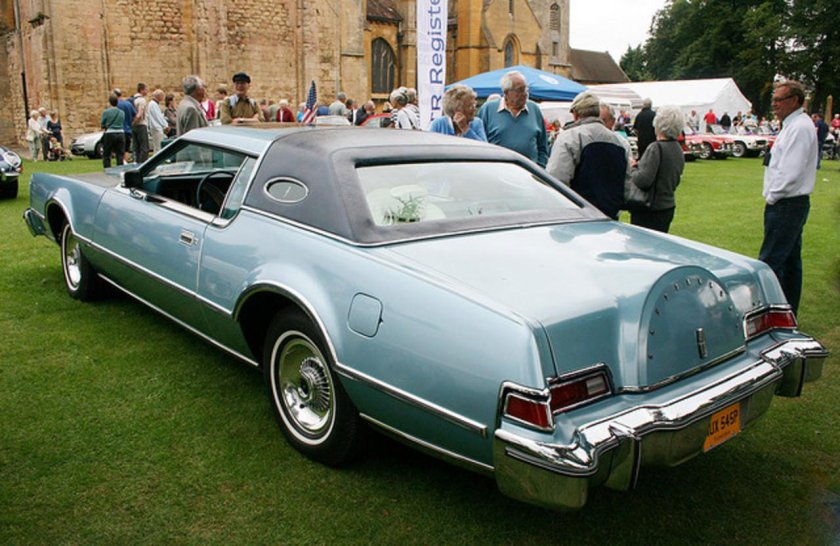 Lincoln Continental Mark IV