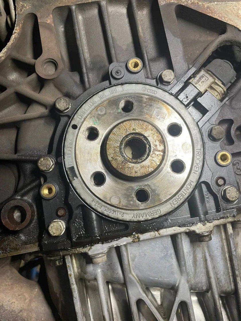 Сальник коленвала Шкода Октавия