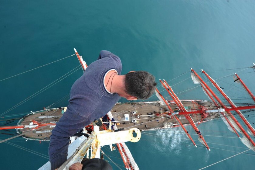 Аврал Седов