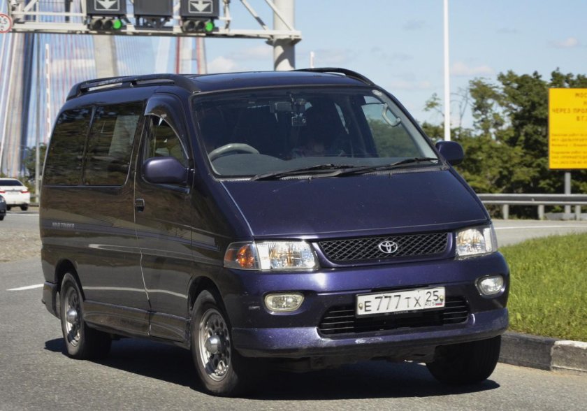 Тойота Региус 1998