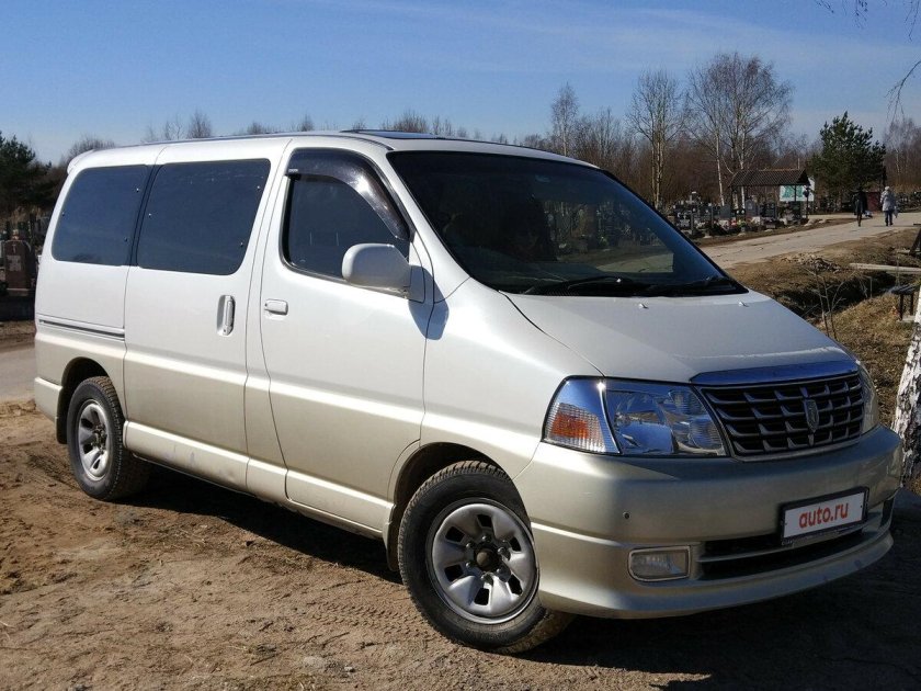 Тойота Hiace 2000