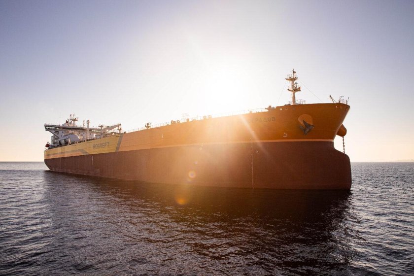 Танкер Владимир Мономах