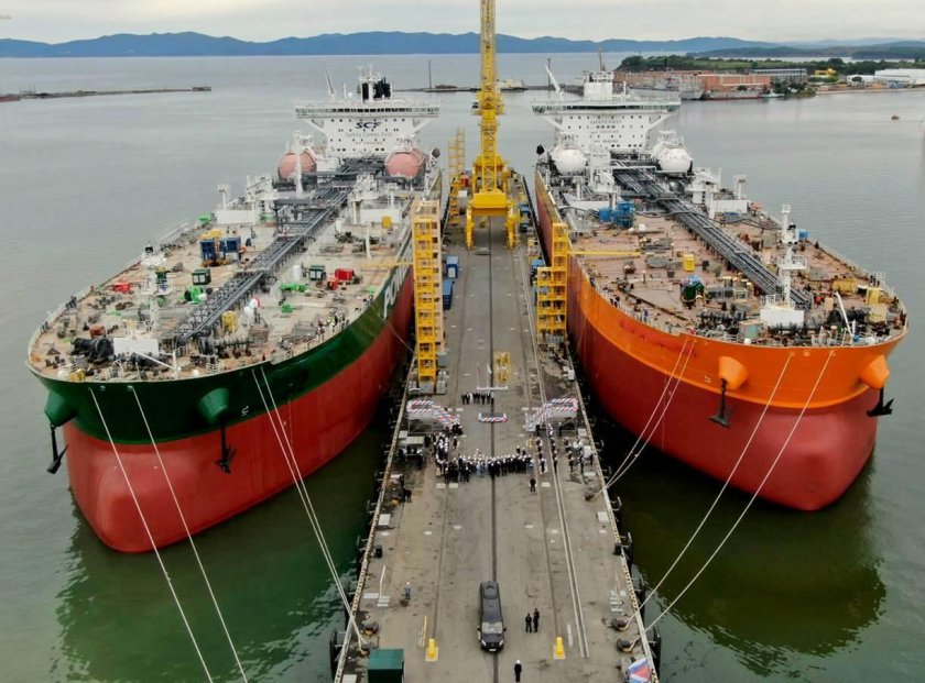 Танкер Владимир Мономах