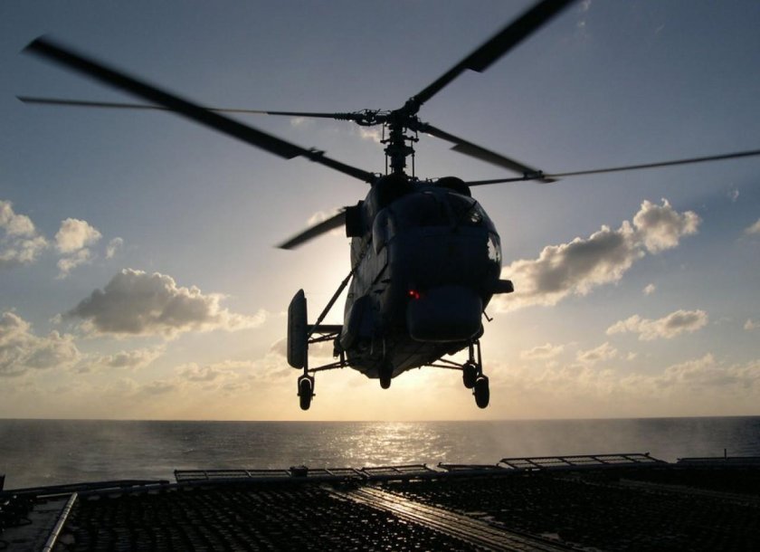 Палубный вертолет