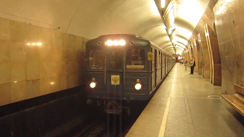 Поезда метро