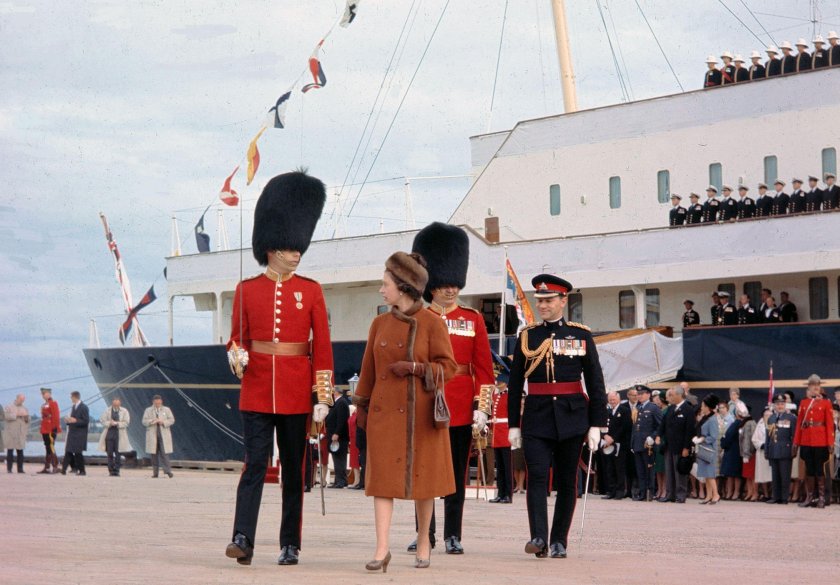 Яхта королевы Елизаветы 2