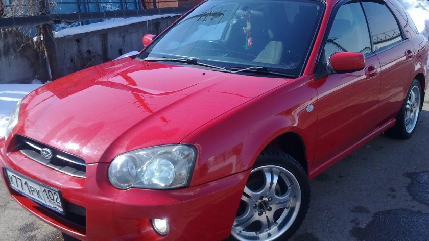 Субару Импреза 2000 красная