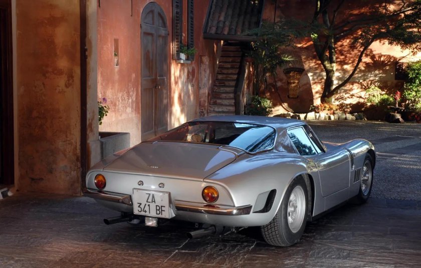 Машина Bizzarrini