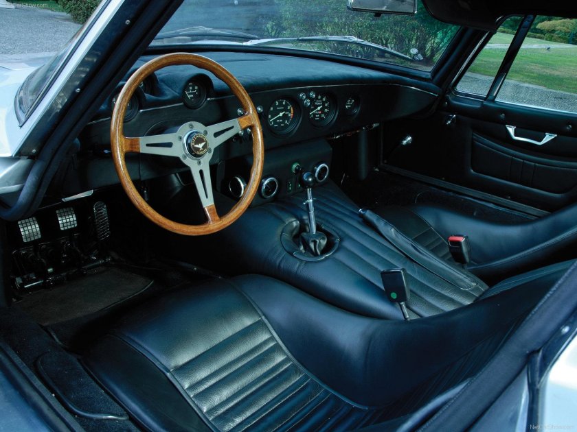 Bizzarrini gt 5300 strada салон