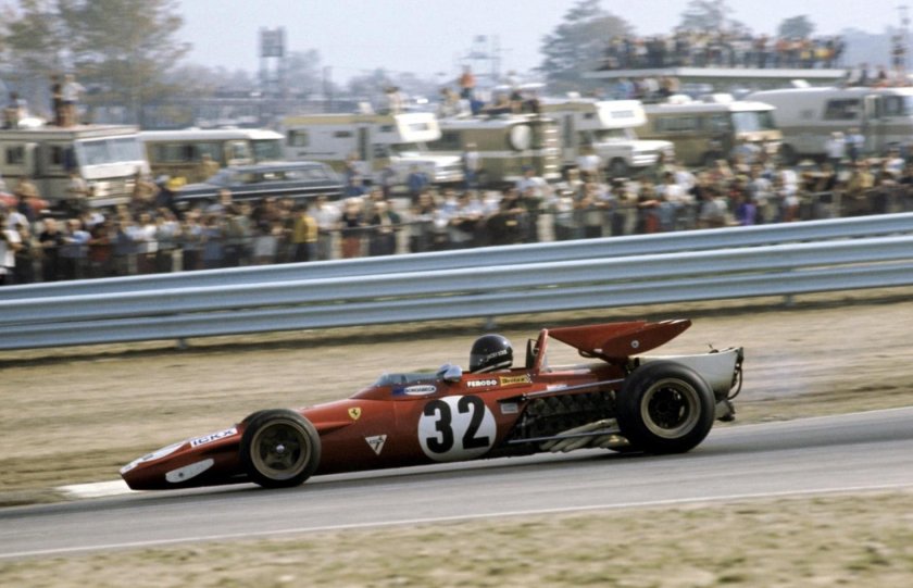 Жаки Икс гонщик