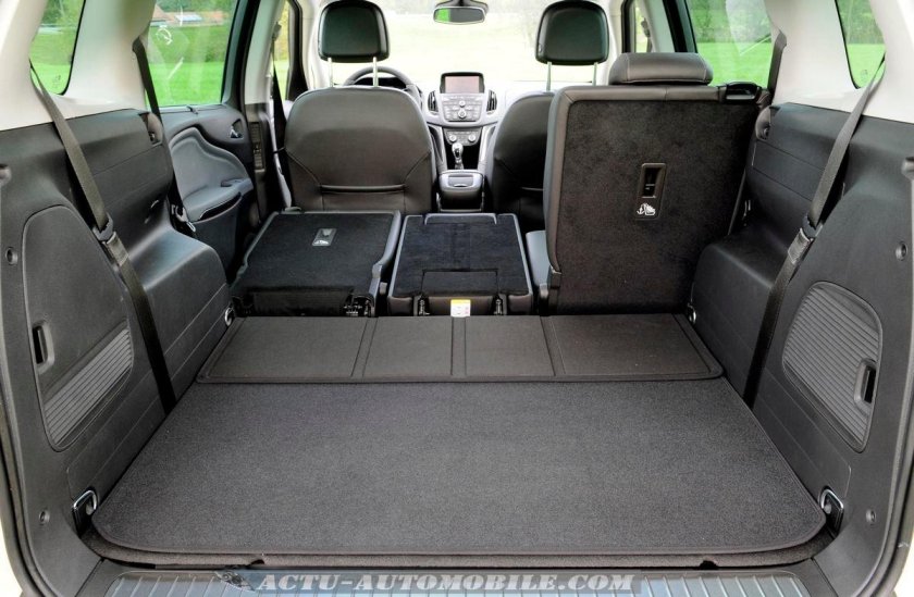 Опель Зафира 3 ряд