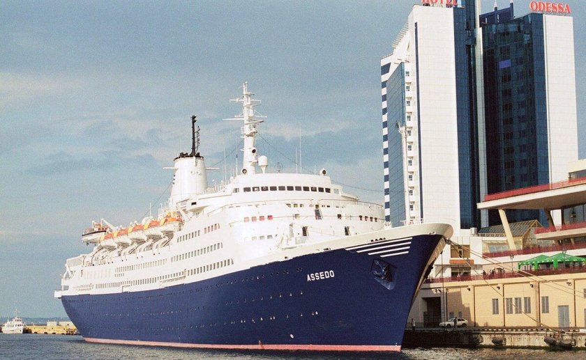 Теплоход Шота Руставели