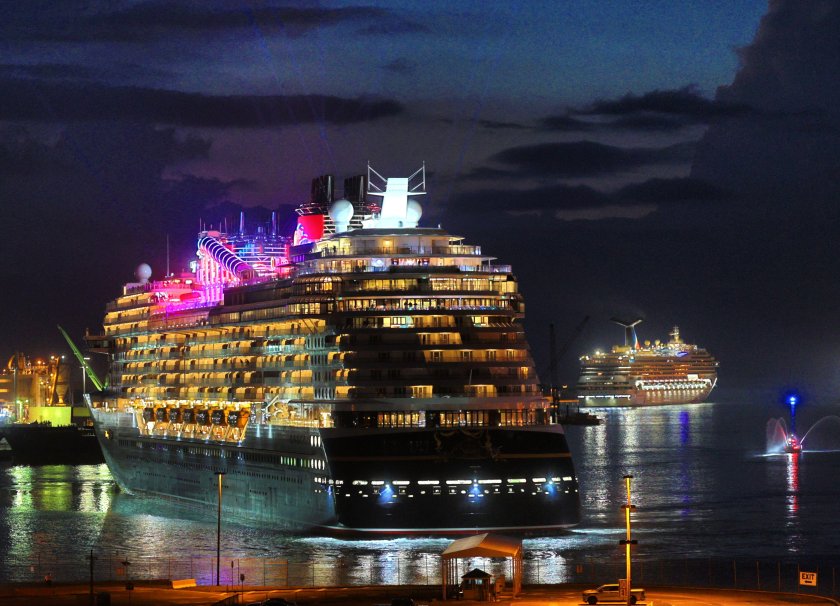 Круизный лайнер mein schiff