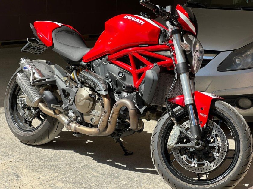 Ducati monster 821