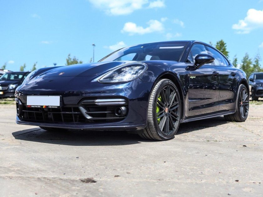 Porsche panamera turbo s e hybrid
