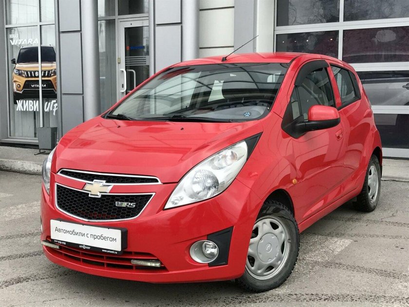 Шевроле Спарк красный 2012