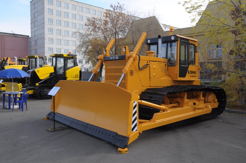 Трактор ЧТЗ б10м