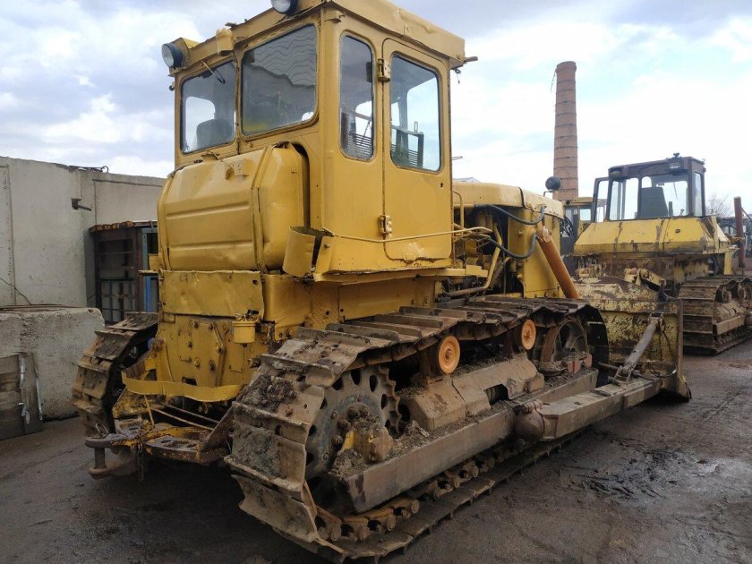 Т-130 бульдозер болотник