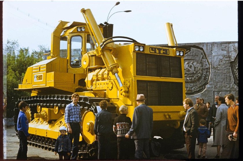 Трактор т-800 ЧТЗ