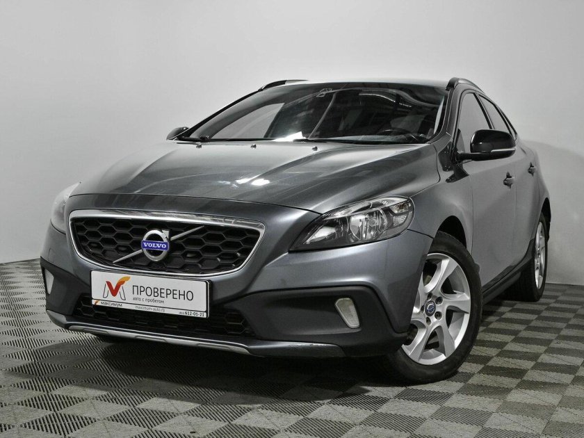 Volvo v40 Cross Country черная